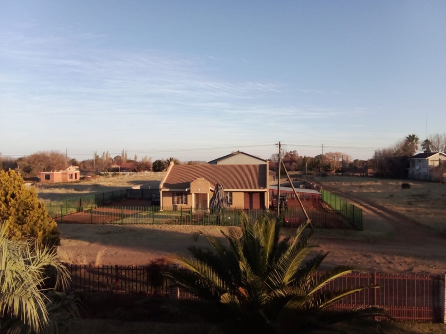 4 Bedroom Property for Sale in Petrusburg Free State